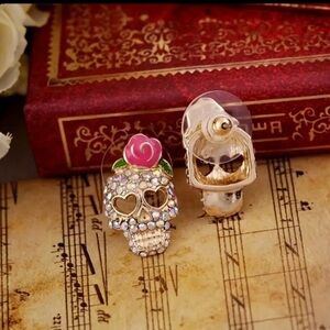 2pcs/pair Exaggerated Punk Style Rose Skull Stud Earrings